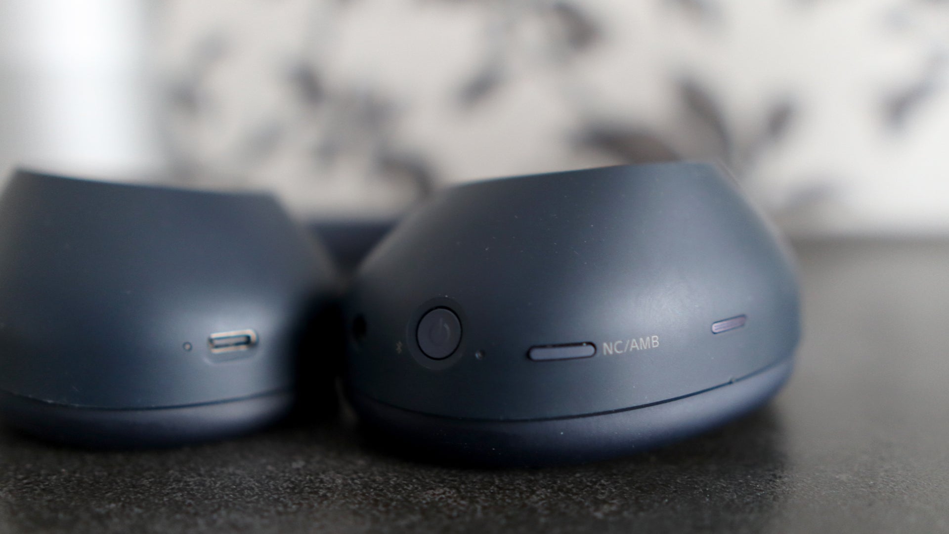 Sony WH-1000XM6 controls