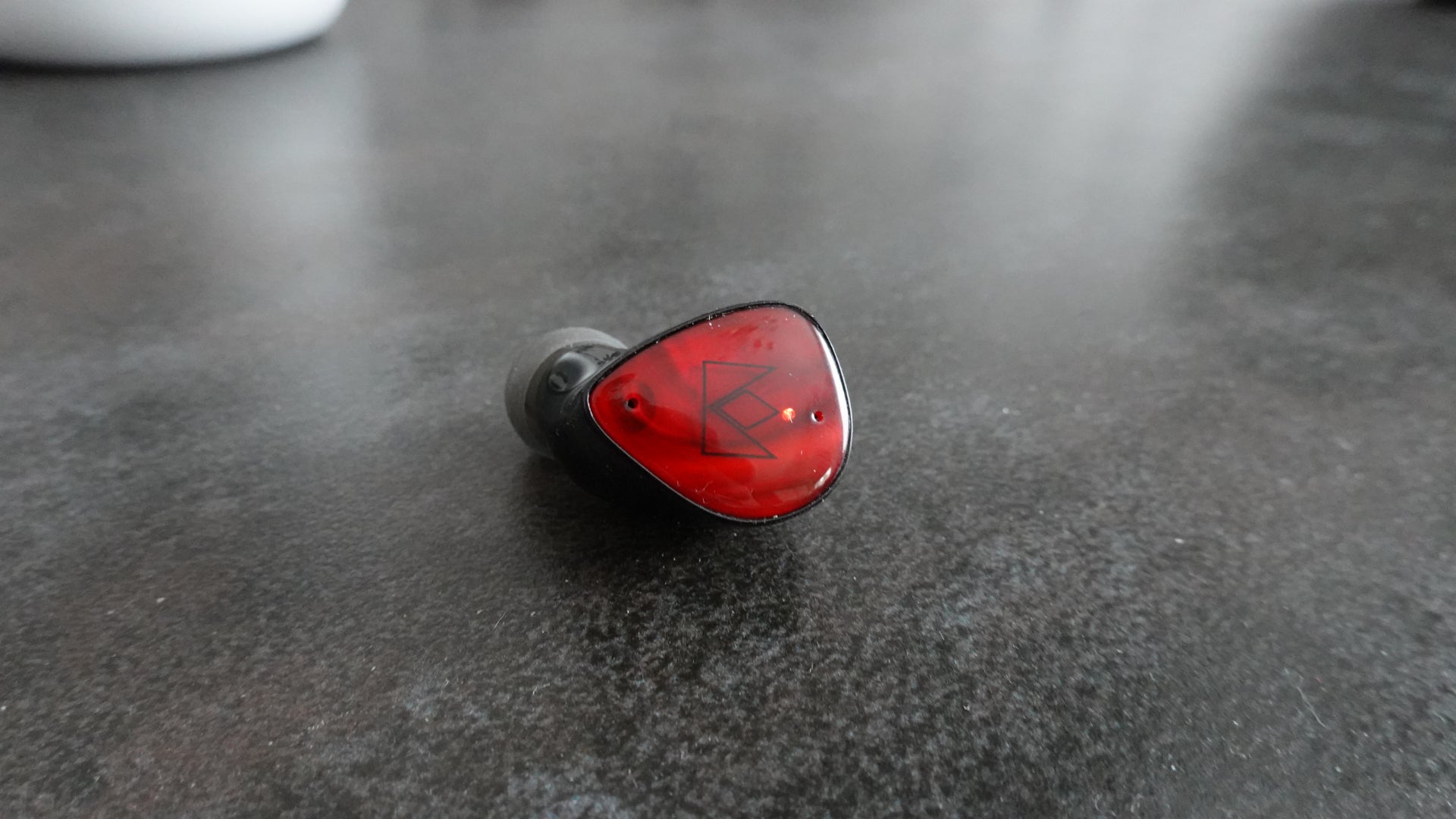 Noble Audio FoKus Amadeus earbud