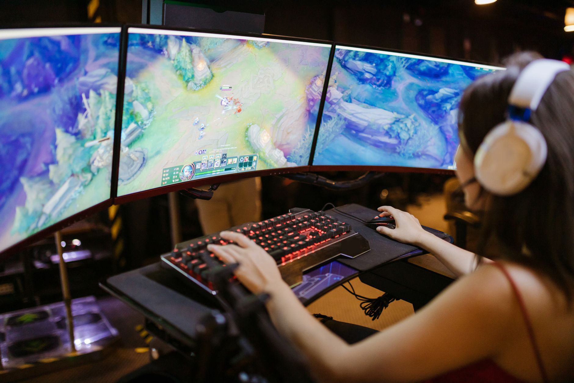 Gaming monitor displaying a high-detail scene representing 4K ray tracing performance testing